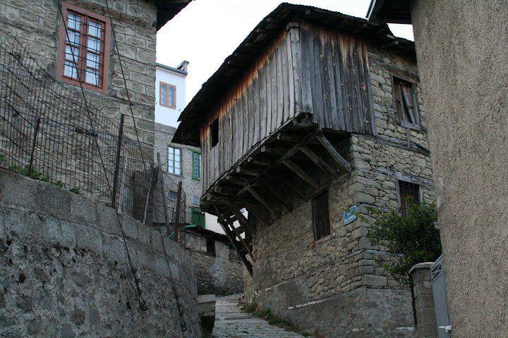 HAPPY OUTSIDE-ARTTRAVEL-METSOVO 2